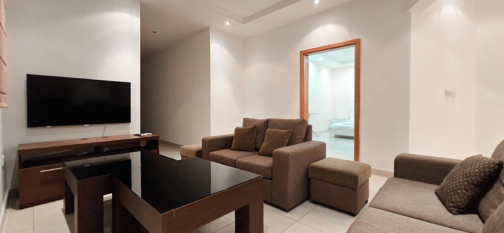 Spacious 4-bedroom With Sea View