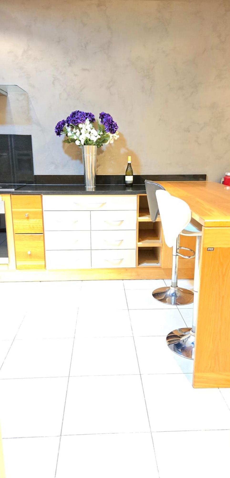 Spacious 4-bedroom With Sea View Appartamento *