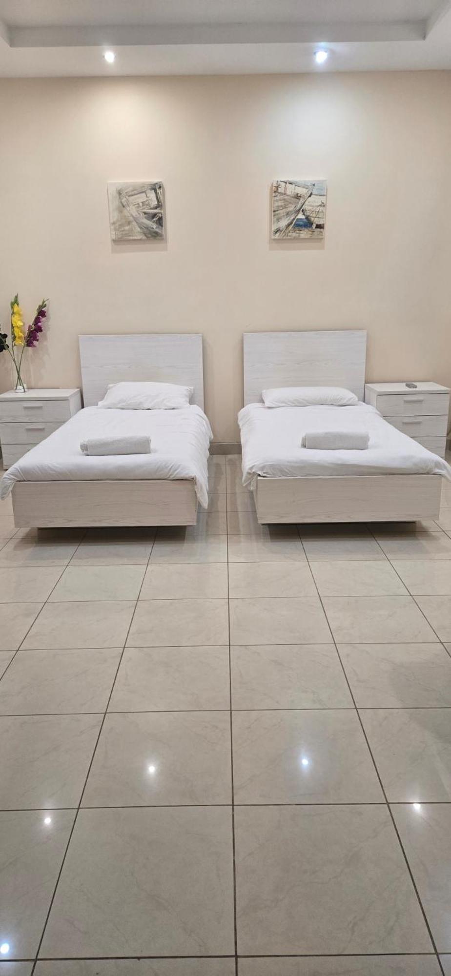 Spacious 4-bedroom With Sea View *