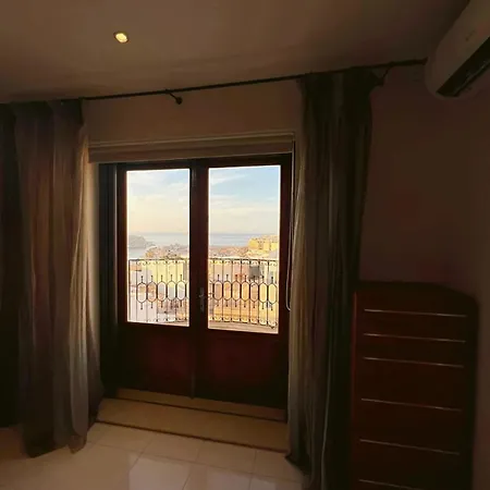 Spacious 4-Bedroom Apartment With Sea View San Ġiljan Exterior foto