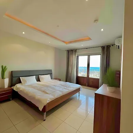 Spacious 4-Bedroom Apartment With Sea View San Ġiljan Exterior foto