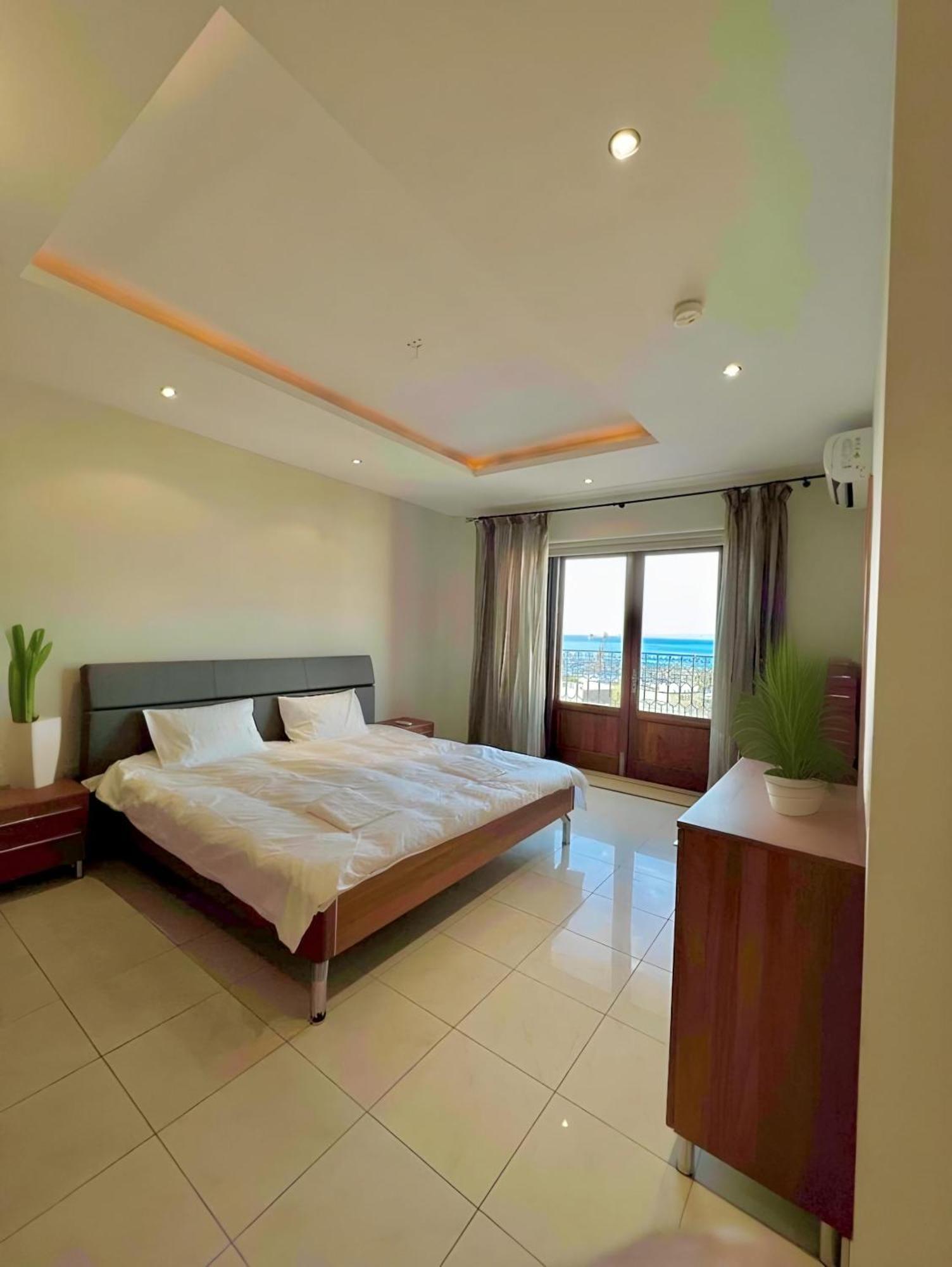 Spacious 4-bedroom With Sea View Apartamento