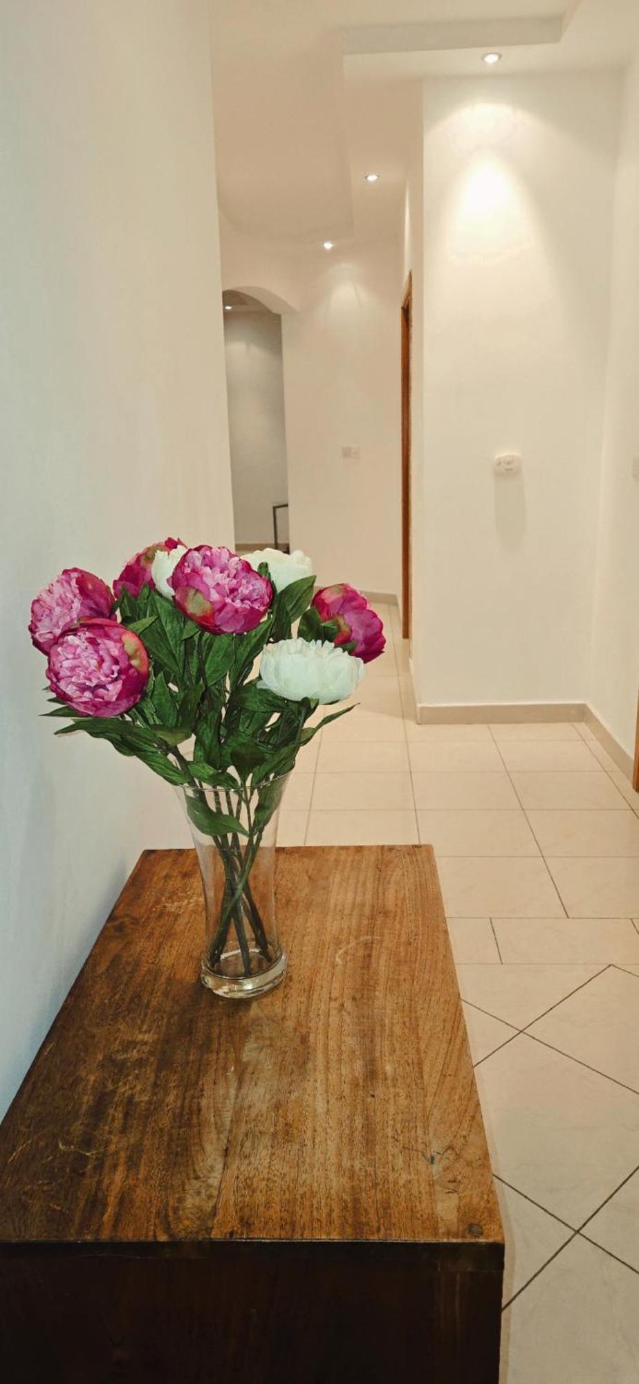 Spacious 4-bedroom With Sea View