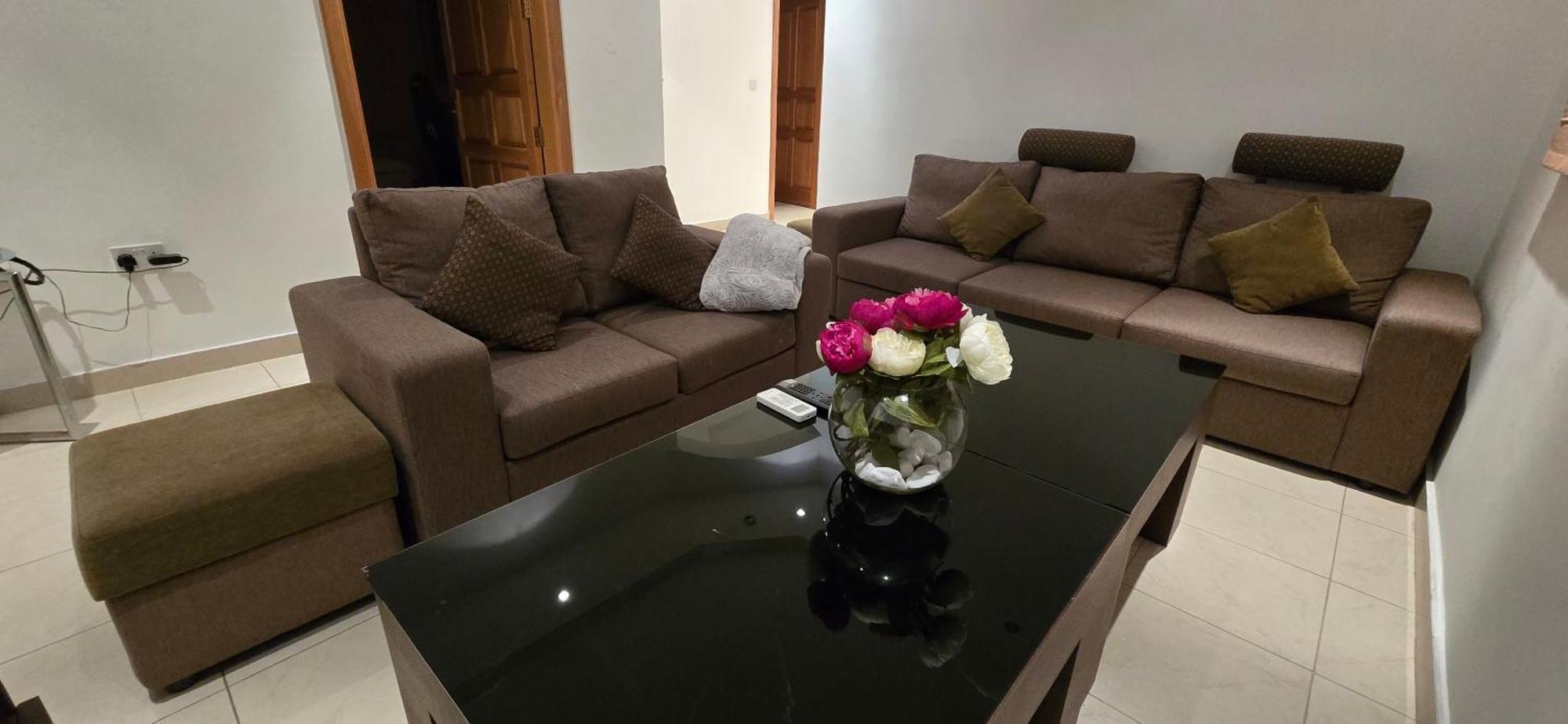 Spacious 4-bedroom With Sea View